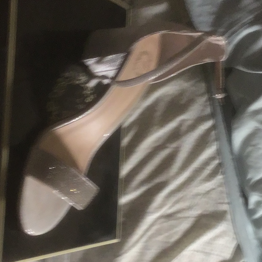 Silver dress shoe